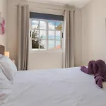 Caleta Deluxe